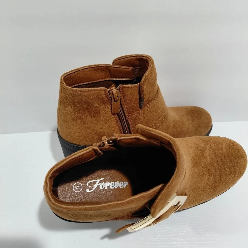 Forever Ankle Boots Women Brown Faux Suede Gold Buckle Block Heel Zip Size 6.5